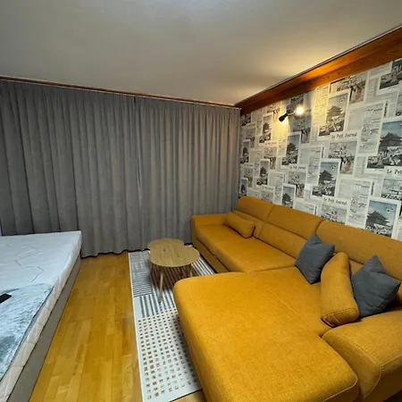 122 - Vucko - Private Host 3*